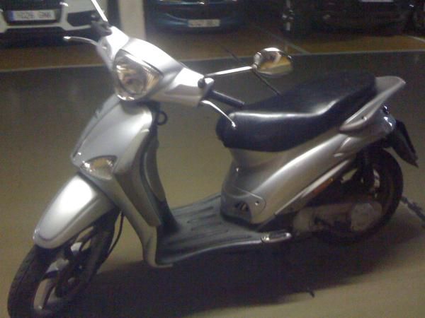 SE VENDE CICLOMOTOR PIAGGIO LIBERTY