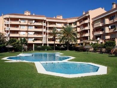 Apartamento con 2 dormitorios se vende en Estepona, Costa del Sol