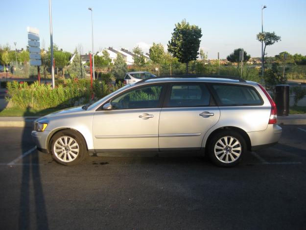 venta Volvo V50 2.0D MOMENTUM (2005)