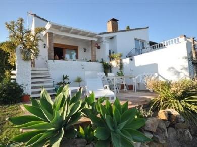 Chalet con 3 dormitorios se vende en Estepona, Costa del Sol