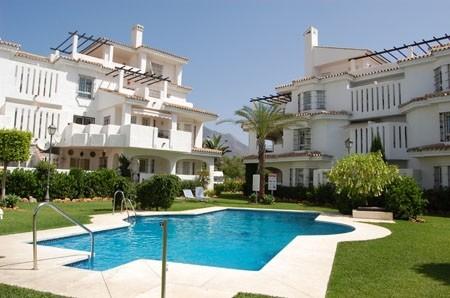 Apartamento a la venta en Nueva Andalucía Costa del Sol