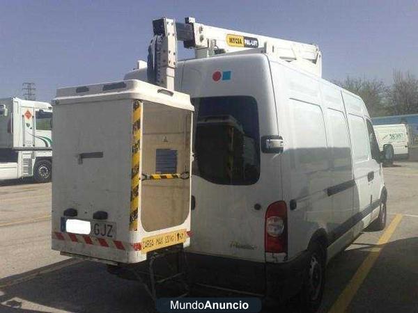 Renault Master 2.5dCi CON GRUA Y CESTO FURGO