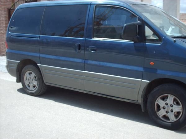 se vende monovolumen hyundai h 1