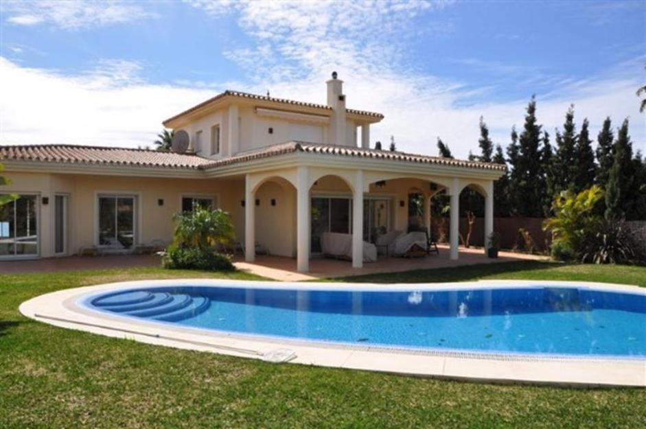 Villa independiente en marbella con 450 m2