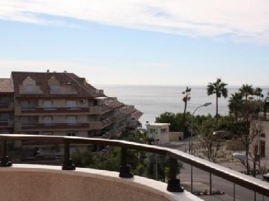 Apartamento con 2 dormitorios se vende en Estepona, Costa del Sol