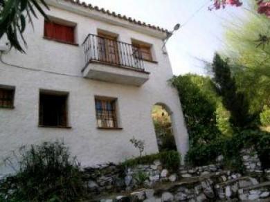 Chalet con 4 dormitorios se vende en Triana