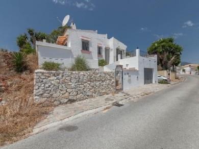 Chalet con 3 dormitorios se vende en Marbella, Costa del Sol