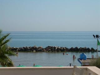 Apartamento : 2/4 personas - junto al mar - vistas a mar - montesilvano marina  pescara (provincia de)  abruzo  italia