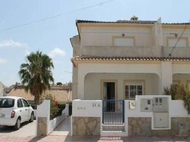 Chalet pareado con 4 dormitorios se vende en San Miguel de Salinas, Vega Baja Torrevieja