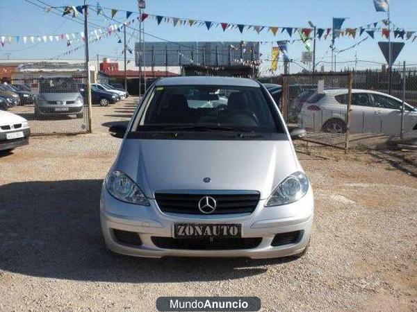 Mercedes-Benz A 180 LIBRO DE REVISIONES AL DI