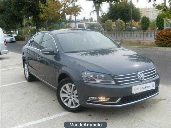 Volkswagen Passat 2.0 TDI 140 DSG Advance BlueM