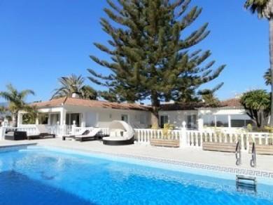 Chalet con 5 dormitorios se vende en Marbella, Costa del Sol