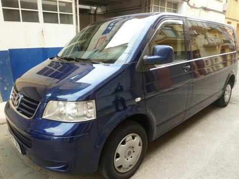 Volkswagen Caravelle 2.5 TDI /AUTOMATICA/8 PLAZAS/GRAN TURISMO LARGO/FULL EQUIP/NAVEGADOR/DISPONIBLE 2 UNIDADES