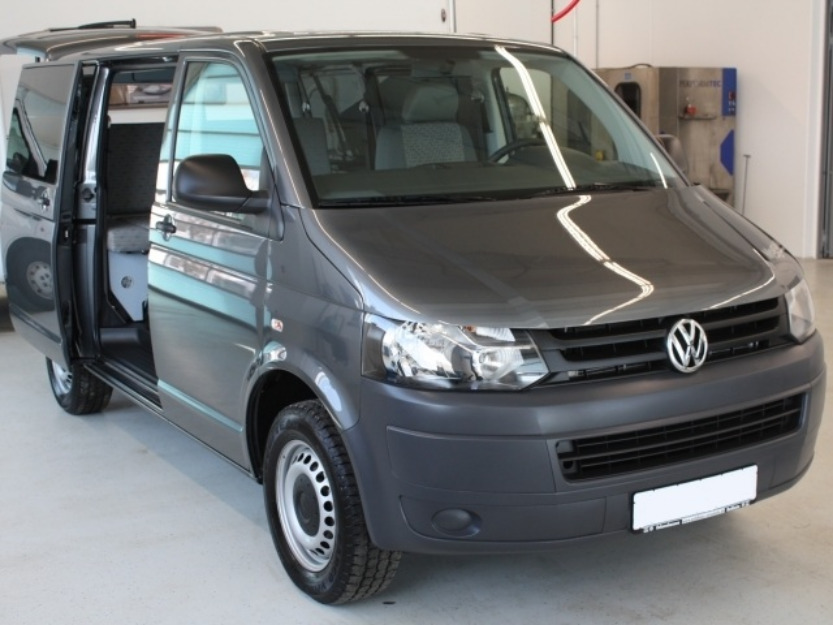 2011 Volkswagen T5 California Beach