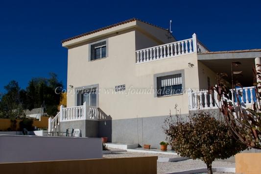 4 Dormitorio Chalet En Venta en Montroy, Valencia