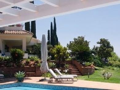 Chalet con 8 dormitorios se vende en Marbella, Costa del Sol