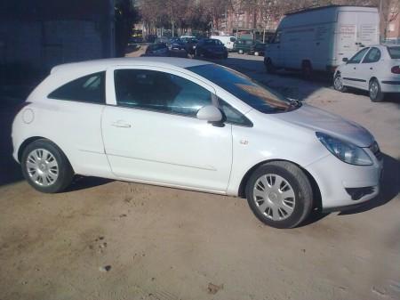 Opel Corsa Enjoy en Barcelona