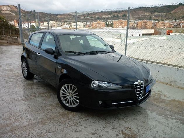 ALFA ROMEO 156  1.9 JTD DISTINCTIVE 115