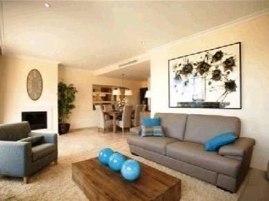 Apartamento con 2 dormitorios se vende en Marbella, Costa del Sol