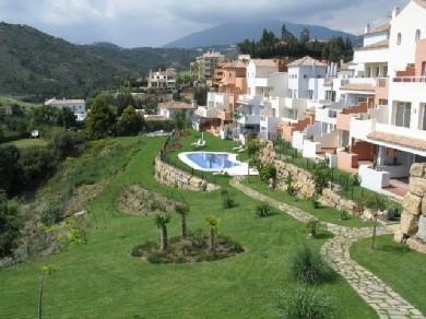 Apartamento con 2 dormitorios se vende en Marbella, Costa del Sol