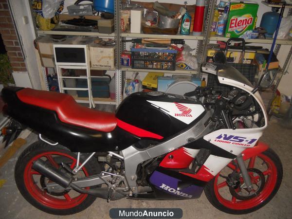 Se vende moto Honda ns-1