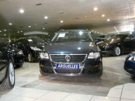 VOLKSWAGEN PASSAT VARIANT 2.0TDI TRENDLINE MANUAL - Madrid