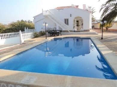 Chalet con 4 dormitorios se vende en Torrevieja, Costa Blanca