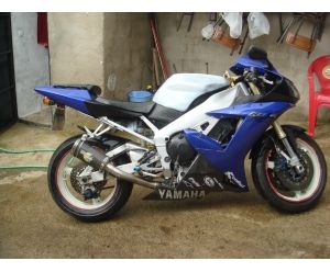 YAMAHA YZF R1