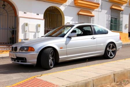 BMW Serie 3 323 en SEVILLA