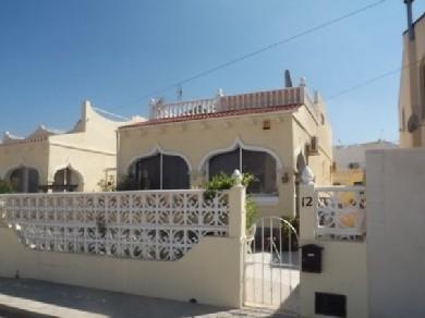 Chalet con 2 dormitorios se vende en San Miguel de Salinas, Vega Baja Torrevieja