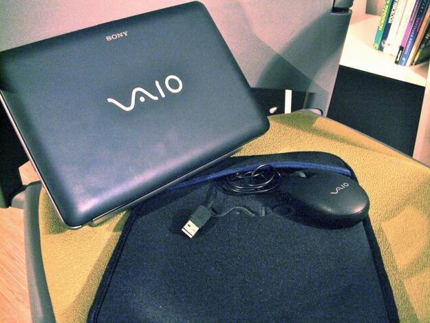 Vendo NETBOOK SONY VAIO W (Intel Atom N450) muy poco uso