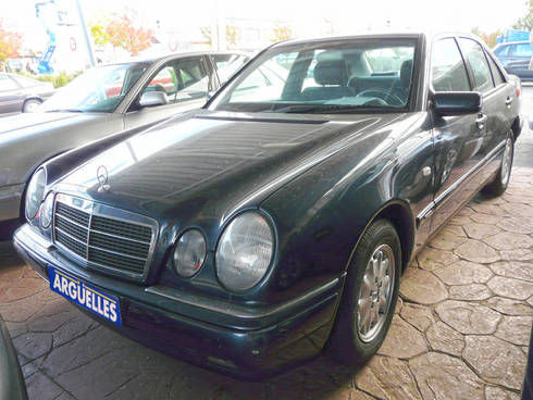 MERCEDES E 240