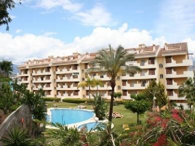 Apartamento con 2 dormitorios se vende en Marbella, Costa del Sol