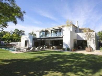 Chalet con 6 dormitorios se vende en Marbella, Costa del Sol