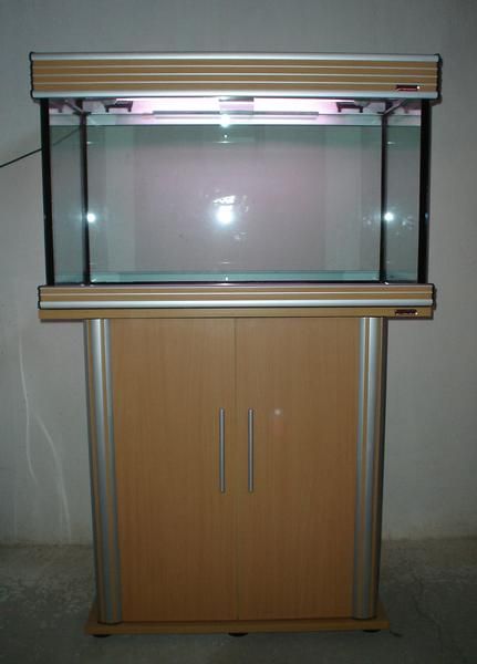 Se vende acuario 130l. con mueble