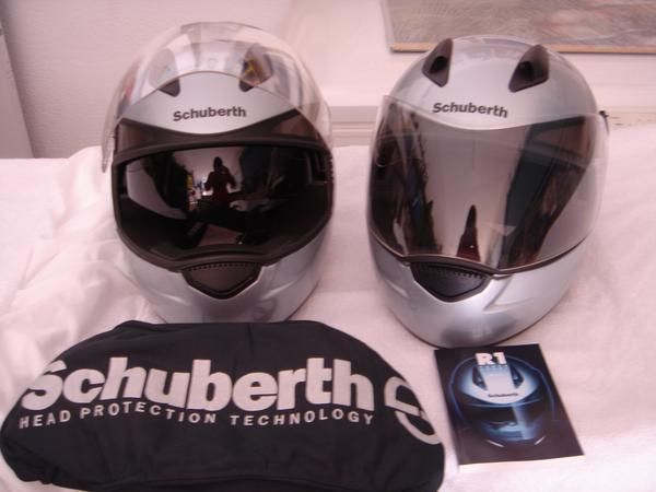 VENDO 2 CASCOS SCHUBERT R1