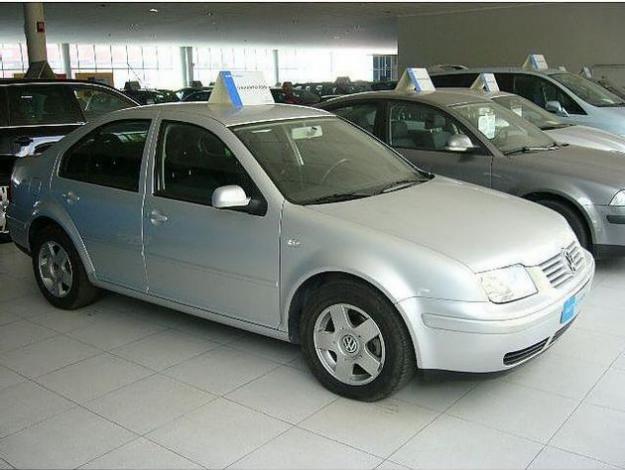 Venta de coche Volkswagen Bora 1.9 Tdi 110 Trendline '01 en Murcia