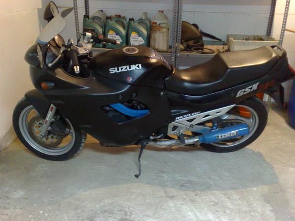 vendo suzuki GSX 750F