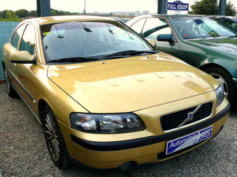 Volvo S60 T5.  250 CV.