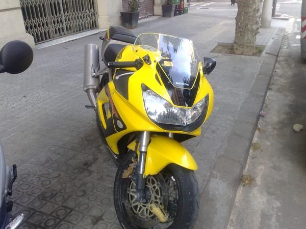 HONDA CBR 900 FIREBLADE (año 2001)