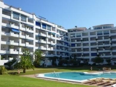 Apartamento con 4 dormitorios se vende en Marbella, Costa del Sol