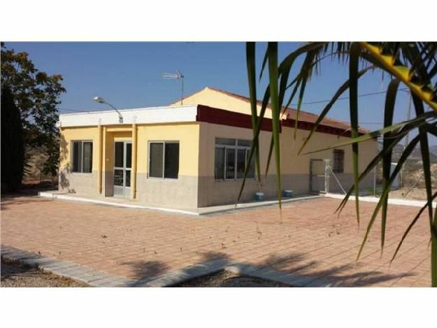 Chalet en venta en Sax, Alicante (Costa Blanca)