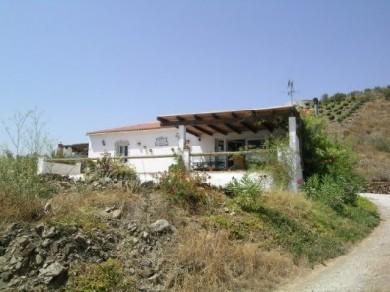 Chalet con 3 dormitorios se vende en Triana