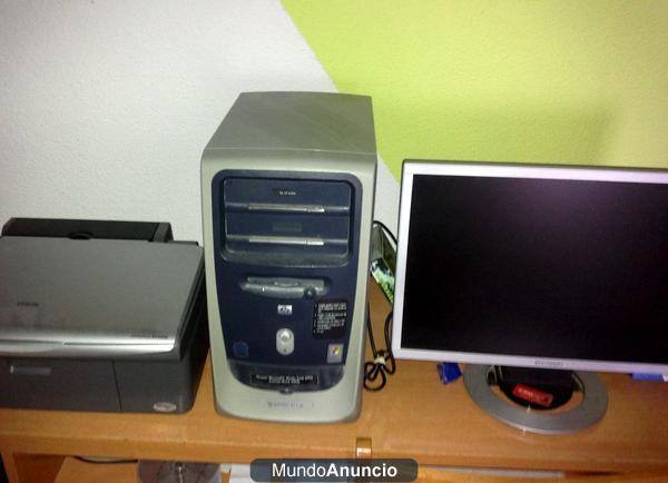 se vende ordenador con monitor 19\