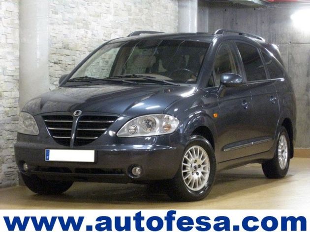 SSANGYONG RODIUS 270XDI LIMITED 165CV 7PLAZAS