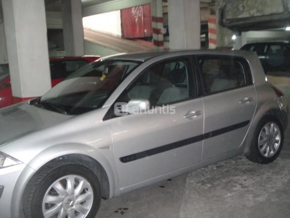 Vendo Renault Megane 1.6 con 30000 kms BIEN CUIDADO