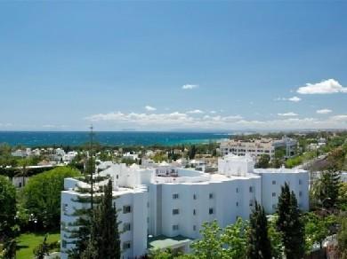 Apartamento con 3 dormitorios se vende en Marbella, Costa del Sol