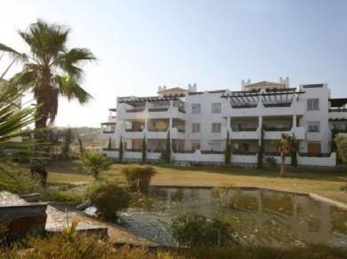 Apartamento con 2 dormitorios se vende en Estepona, Costa del Sol