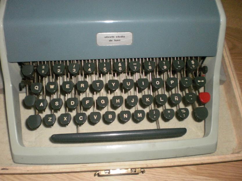 Vendo maquina de escribir marca olivetti studio de luxe