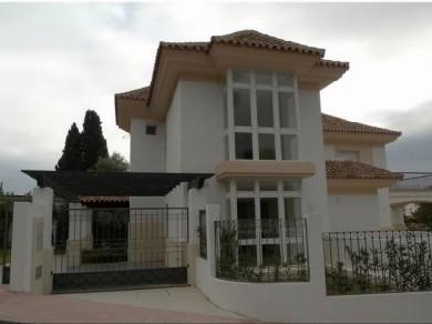 Chalet con 4 dormitorios se vende en Fuengirola, Costa del Sol